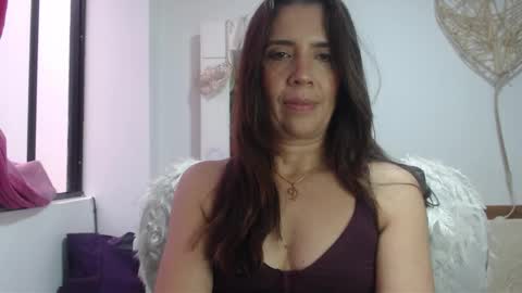Snapshot of victoria25_meester chatting on January 2025 03:15:02 PM Hi guys Im victoria Be the one who can control me in PVT online show from January 2025 03:15:02 PM