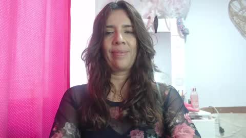 Snapshot of victoria25_meester chatting on February 2025 03:52:02 PM Hi guys Im victoria Be the one who can control me in PVT online show from February 2025 03:52:02 PM