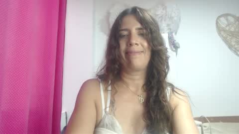 Snapshot of victoria25_meester chatting on February 2025 09:46:02 PM Hi guys Im victoria Be the one who can control me in PVT online show from February 2025 09:46:02 PM