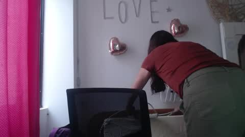Snapshot of victoria25_meester chatting on March 2025 04:46:01 PM Hi guys Im victoria Be the one who can control me in PVT online show from March 2025 04:46:01 PM