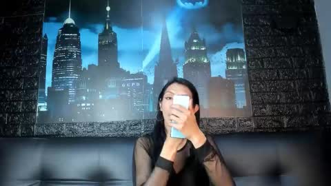 Victoria online show from November 2025 07:58:01 PM