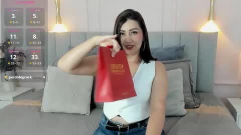 Snapshot of victoria_bourne chatting on April 2026 07:16:02 PM victoria online show from April 2026 07:16:02 PM