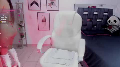 Victoria Castillo online show from October 2025 07:59:01 PM