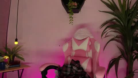 Victoria  online show from February 2025 12:40:01 AM