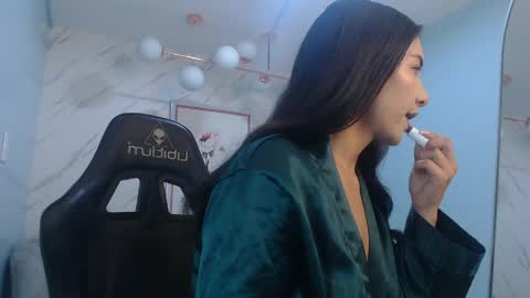 Snapshot of victoria_hernandez_t chatting on April 2026 01:46:02 PM Victoria online show from April 2026 01:46:02 PM