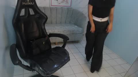 Snapshot of victoria_hernandez_t chatting on May 2026 02:00:01 PM Victoria online show from May 2026 02:00:01 PM