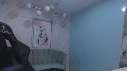 Snapshot of victoria_hernandez_t chatting on May 2026 01:08:02 PM Victoria online show from May 2026 01:08:02 PM