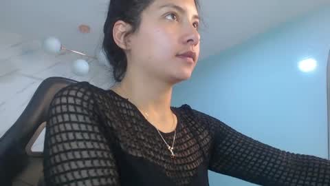 Snapshot of victoria_hernandez_t chatting on June 2026 01:02:02 PM Victoria online show from June 2026 01:02:02 PM