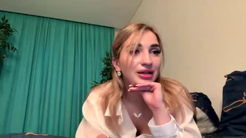 Snapshot of victoria_jess chatting on July 2026 05:02:01 PM Victoria online show from July 2026 05:02:01 PM