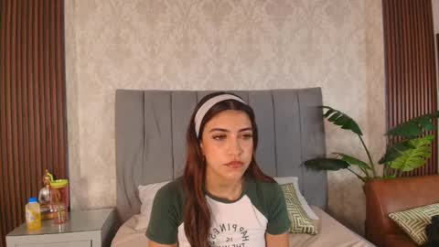  Victoria Lozano  online show from February 2025 12:45:02 PM