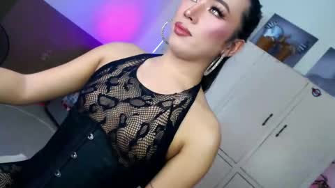 Victoria online show from May 2026 07:00:02 PM