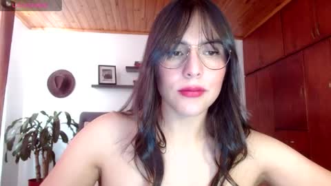 Snapshot of victoria_martelo chatting on May 2026 05:29:01 PM VICTORIA MARTELO online show from May 2026 05:29:01 PM