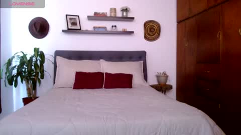 Snapshot of victoria_martelo chatting on June 2026 05:03:02 PM VICTORIA MARTELO online show from June 2026 05:03:02 PM