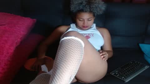 VICKY online show from February 2025 11:40:02 AM