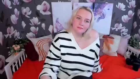 Snapshot of victoria_notti chatting on February 2026 02:31:02 PM Violett online show from February 2026 02:31:02 PM