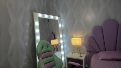 Snapshot of victoria_rico chatting on April 2026 11:00:01 AM Victoria online show from April 2026 11:00:01 AM
