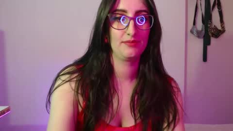 Victoria online show from September 2025 08:32:01 PM