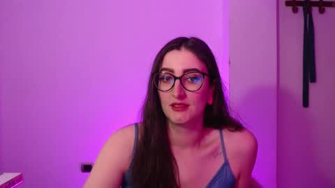 Victoria online show from October 2025 08:50:01 PM