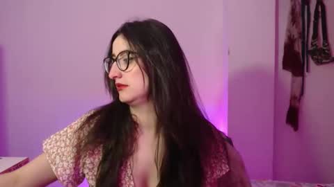 Victoria online show from October 2025 08:31:01 PM