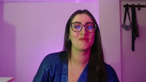 Victoria online show from January 2026 09:05:02 PM