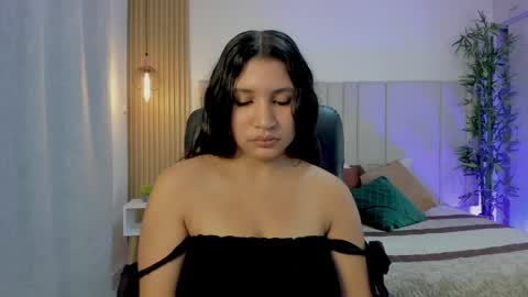 Snapshot of victoria_rossee chatting on April 2026 01:47:01 PM VICTORIA online show from April 2026 01:47:01 PM