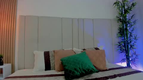 Snapshot of victoria_rossee chatting on May 2026 02:45:01 PM VICTORIA online show from May 2026 02:45:01 PM