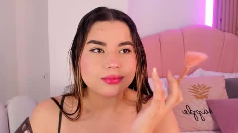 victoria  online show from December 2025 11:30:02 AM