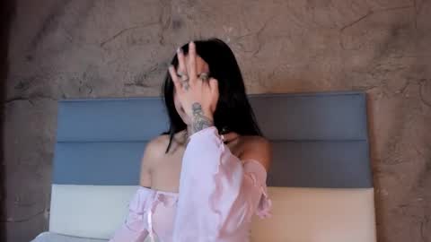 victoriaa2_doll online show from November 2025 01:17:02 PM