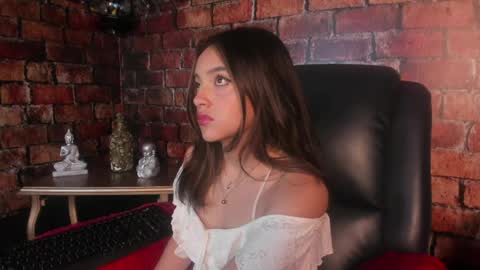 Snapshot of victoriaa2_doll chatting on April 2026 11:15:02 AM victoriaa2_doll online show from April 2026 11:15:02 AM