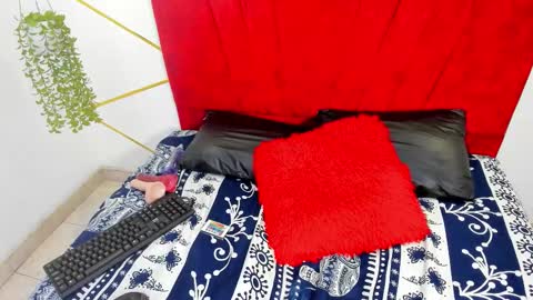 Snapshot of victoriaa_anderson_ chatting on December 2025 12:17:01 AM victoriaa_anderson_ online show from December 2025 12:17:01 AM