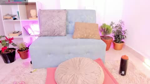 Victoria online show from April 2026 11:02:02 PM