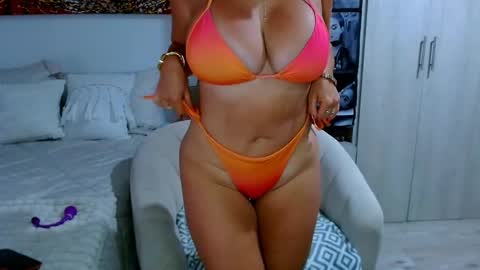 victoriahispanic online show from May 2026 01:28:02 PM