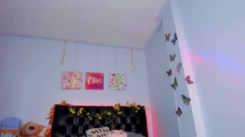 Victoria Larson - Independient Model online show from October 2025 03:51:02 PM