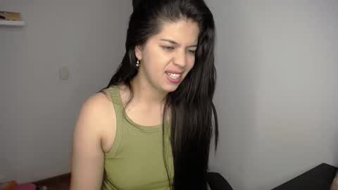 victorialg online show from December 2025 09:19:02 PM