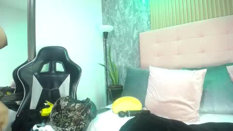 victoriamil1 online show from November 2025 08:51:01 PM