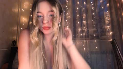 Eva and Victor online show from December 2024 01:17:01 PM