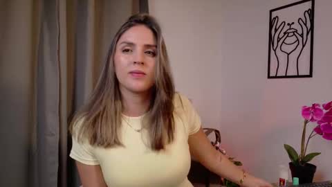 VictoriaNova online show from February 2026 04:35:01 PM