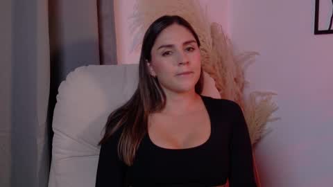 VictoriaNova online show from April 2026 01:47:01 PM