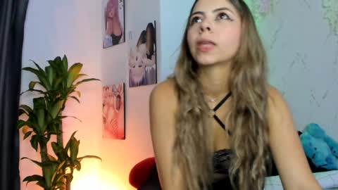 Snapshot of victoriasmithtv chatting on April 2026 11:53:01 PM victoriasmithtv online show from April 2026 11:53:01 PM
