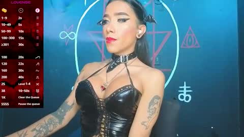 Victoria Vampire online show from November 2025 06:18:02 PM