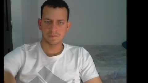 victormanuelq_1 online show from April 2026 12:27:01 AM