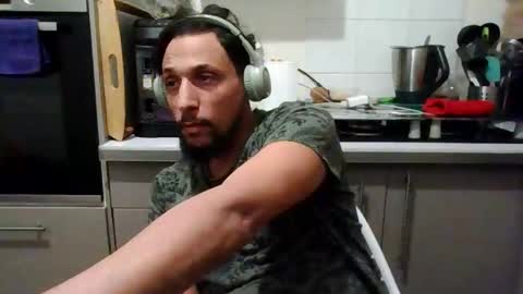 Snapshot of victorovichh chatting on April 2026 10:40:02 PM victorovichh online show from April 2026 10:40:02 PM