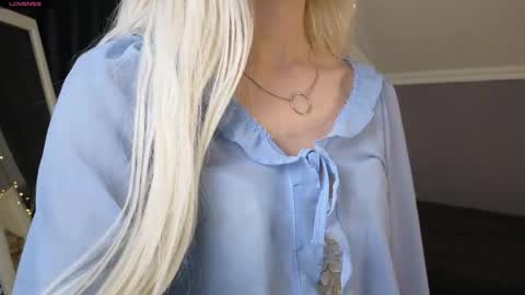 Snapshot of vienna_gones chatting on April 2026 01:41:01 PM Eva online show from April 2026 01:41:01 PM