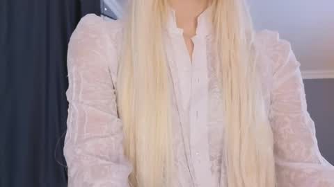 Snapshot of vienna_gones chatting on April 2026 12:29:02 PM Eva online show from April 2026 12:29:02 PM