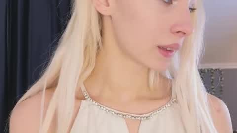 Snapshot of vienna_gones chatting on April 2026 01:41:02 PM Eva online show from April 2026 01:41:02 PM
