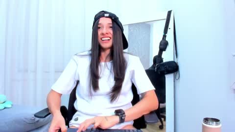 viictoriiasaenz online show from April 2026 07:45:01 AM