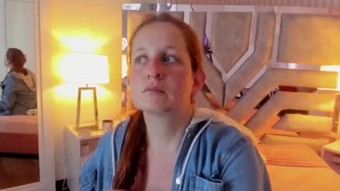 Violeta online show from December 2024 10:47:01 PM