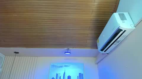 Viiolett online show from March 2026 07:46:02 PM