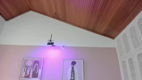 Viiolett online show from April 2026 04:15:02 PM