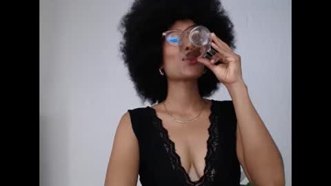 viiolettaaa online show from April 2026 07:58:02 PM